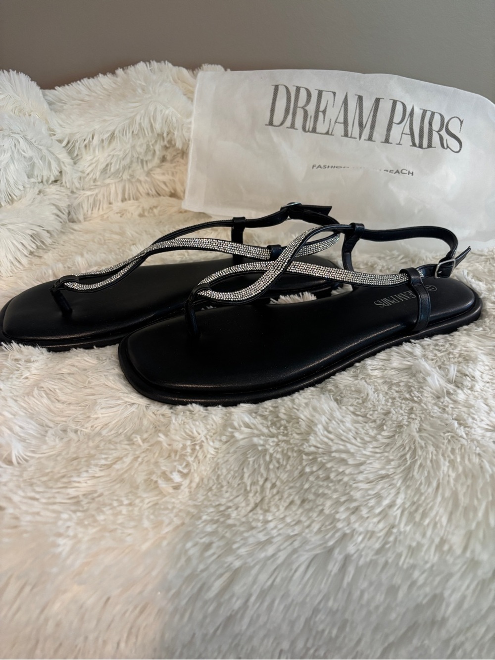 Dream Pairs Black Rhinestone Flat T-Strap Sandals for Women Size 11
